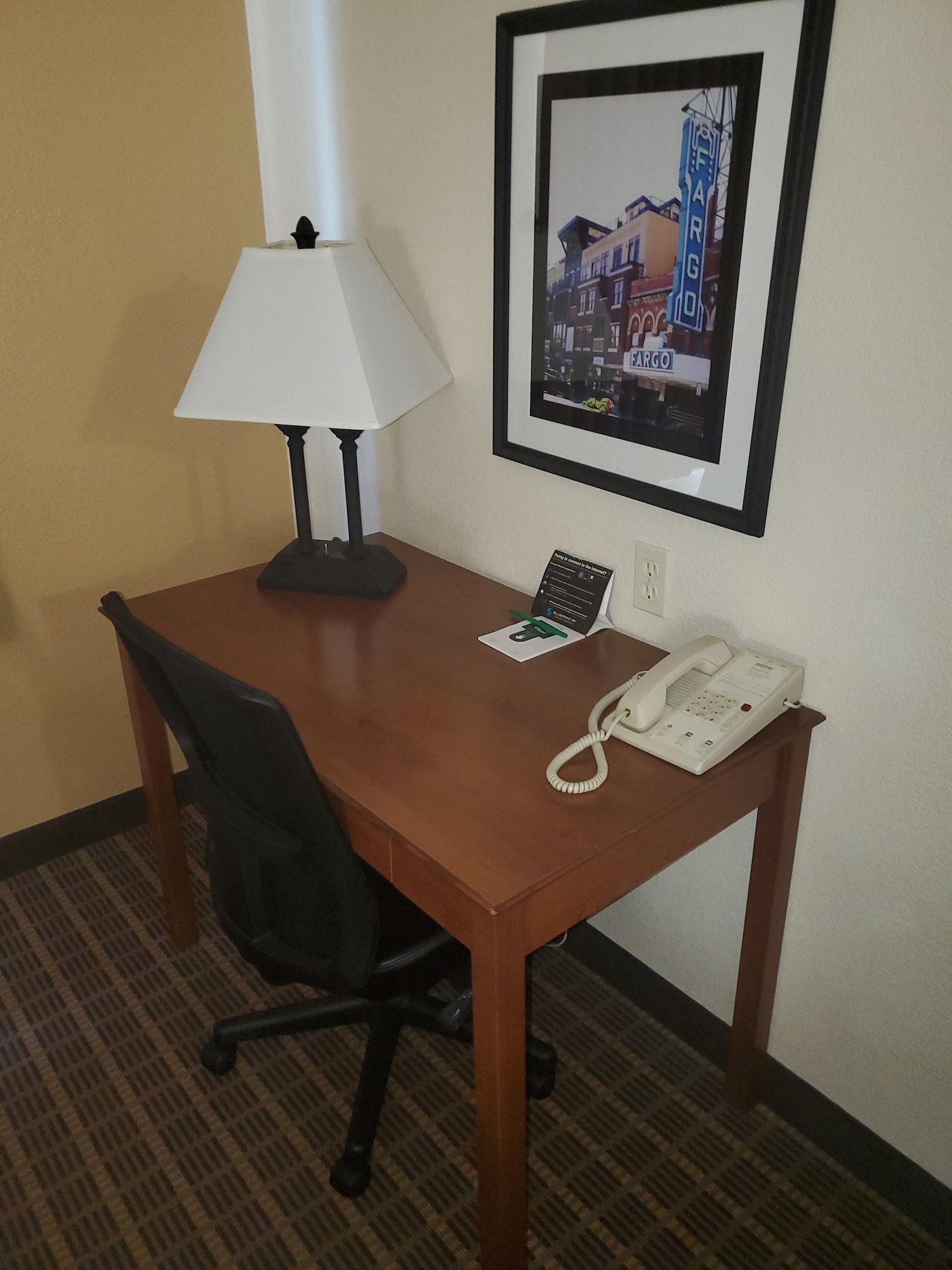 Expressway Suites Fargo Exteriör bild