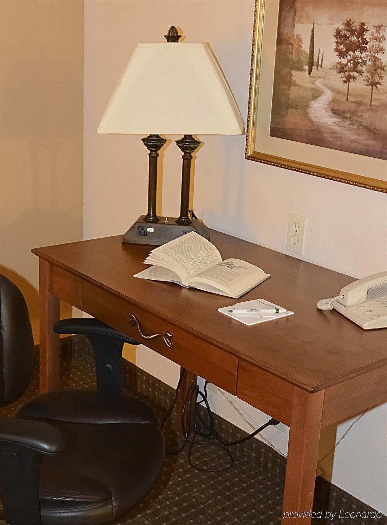 Expressway Suites Fargo Rum bild
