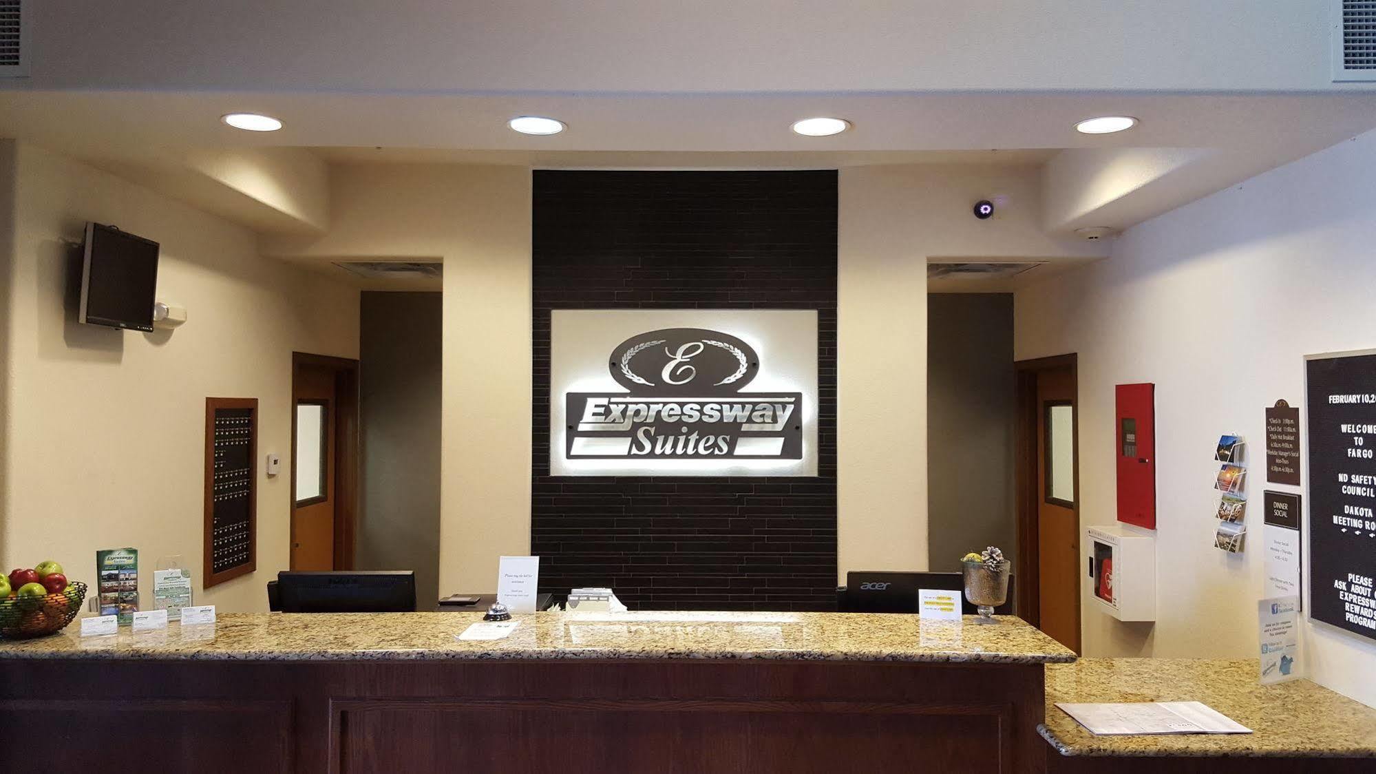 Expressway Suites Fargo Exteriör bild
