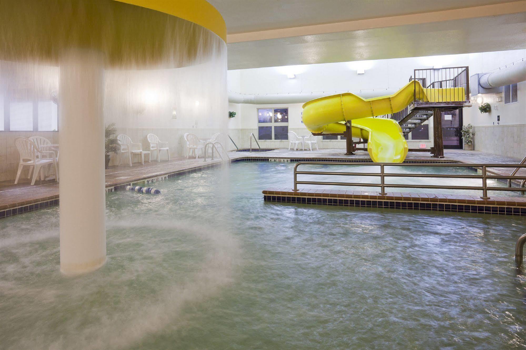 Expressway Suites Fargo Exteriör bild